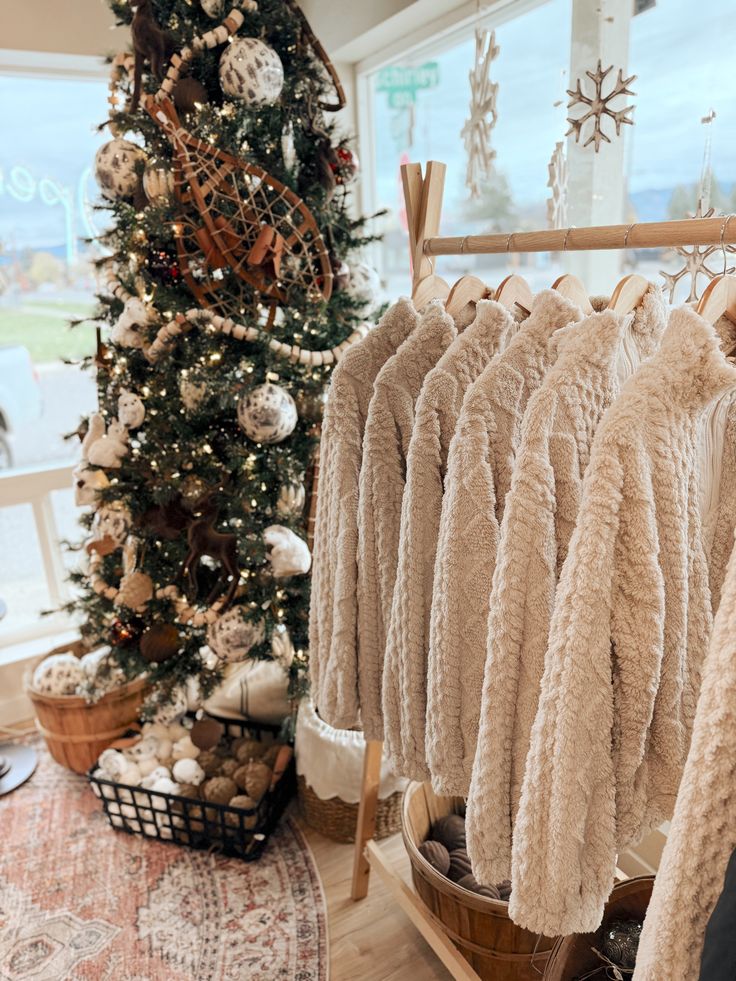 Why Boutiques Are the Best for All Your Holiday Shopping This Winter
